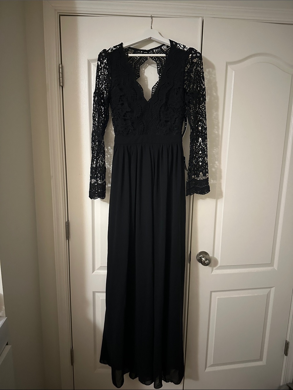 Lulu's Black Lace Long-Sleeve Maxi Dress